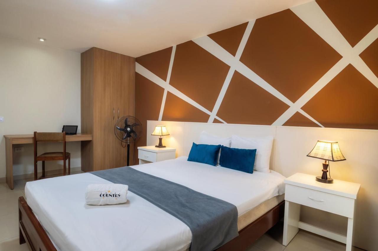 Hotel Country Trujillo Buitenkant foto