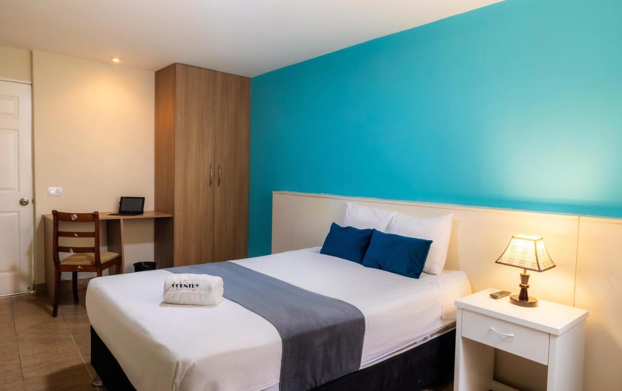 Hotel Country Trujillo Buitenkant foto