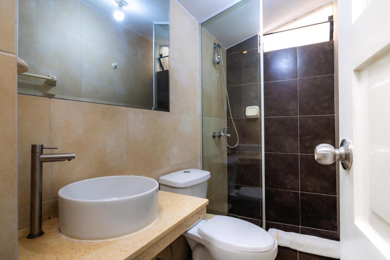 Hotel Country Trujillo Buitenkant foto