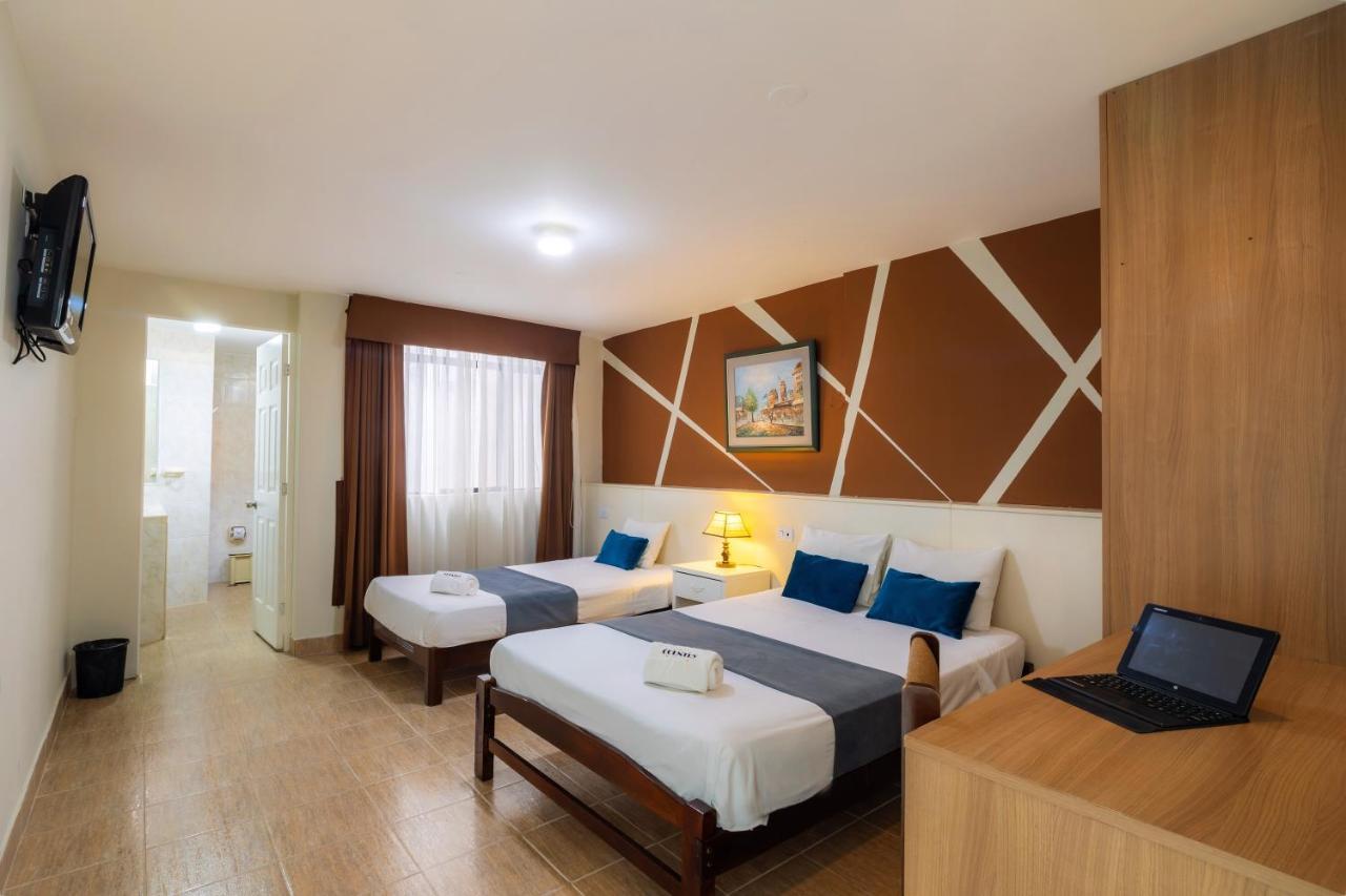 Hotel Country Trujillo Buitenkant foto
